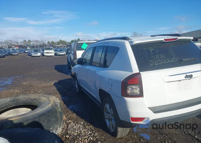 1C4NJCBA4GD552971: 44126424