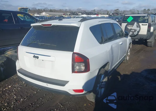 1C4NJCBA4GD552971: 44126424