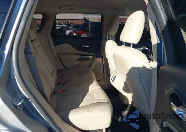 1C4PJLCB4KD203883: 44127517