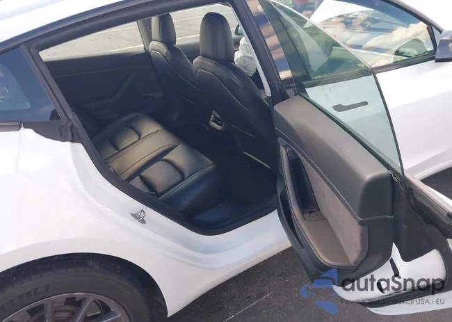 5YJ3E1EA2MF057698: 44127537