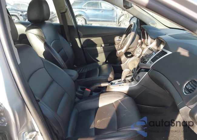 1G1PE5SB8F7184687: 44127556