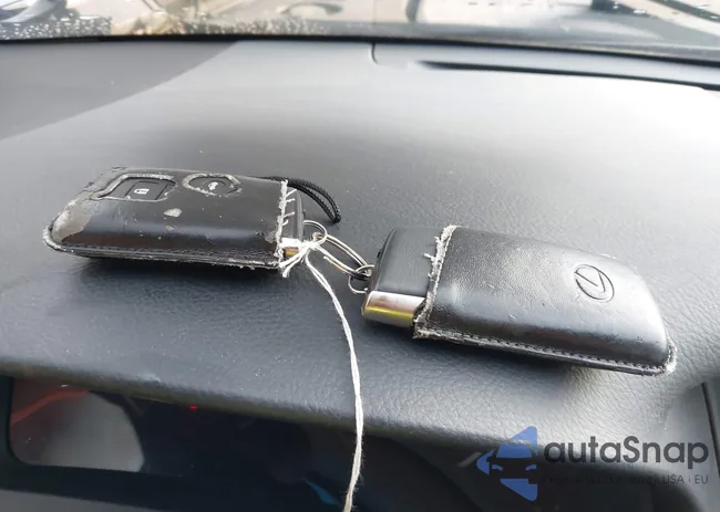 JTHCL5EF4E5020713: 44127772