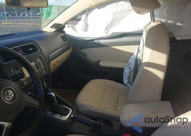 3VWLL7AJ8DM436003: 44127780