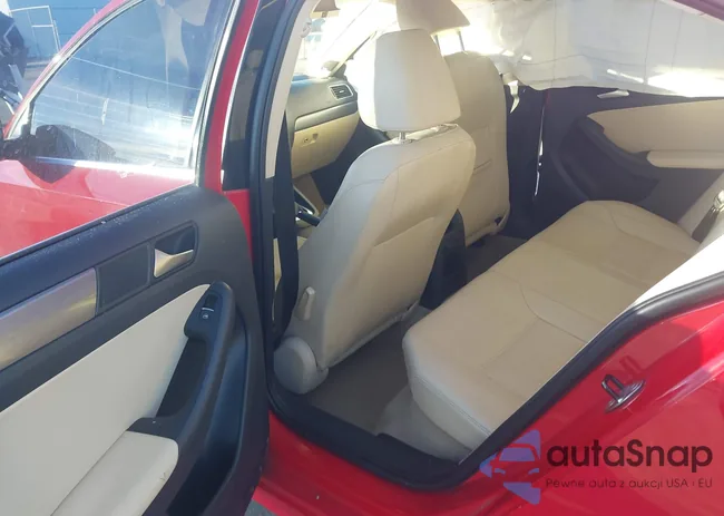 3VWLL7AJ8DM436003: 44127780