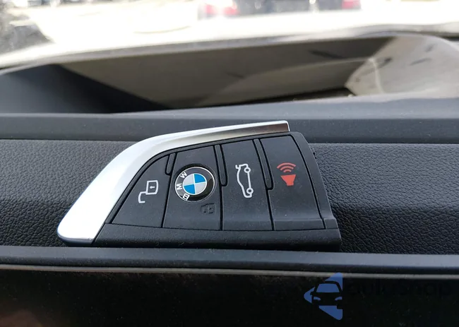 3MW89FF00R8E43588: 44127848