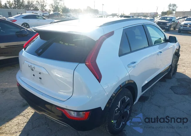 KNDCR3L18S5142482: 44127858