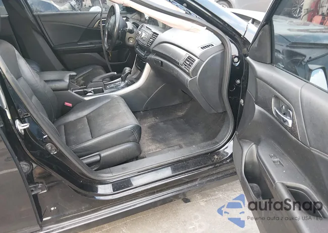 1HGCR2F55GA205806: 44127216