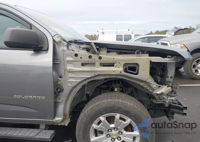 1GCHSBEA8M1129243: 44127228