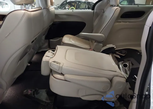 2C4RC1GG1LR127440: 44127284