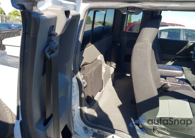 1FTYR44EX8PA56648: 44127322