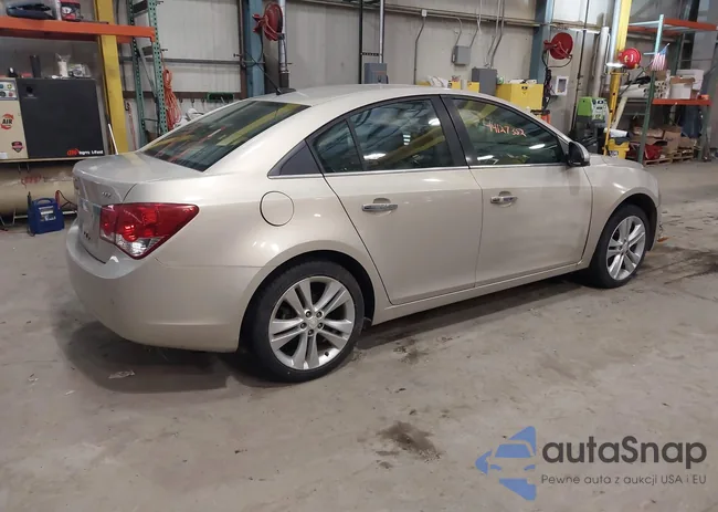 1G1PH5SC2C7148683: 44127352