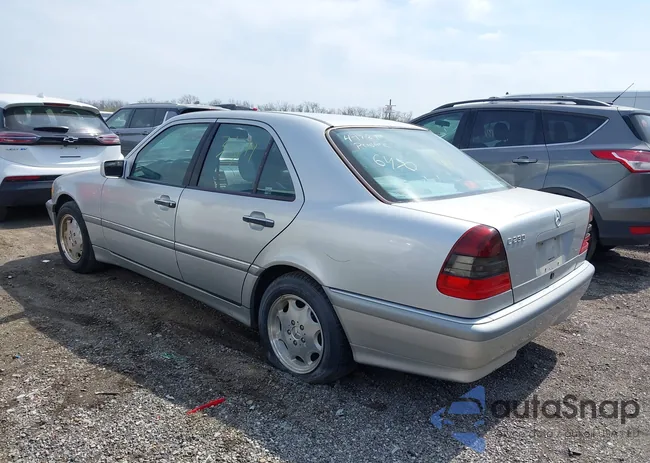 WDBHA23G8WA596450: 44127462