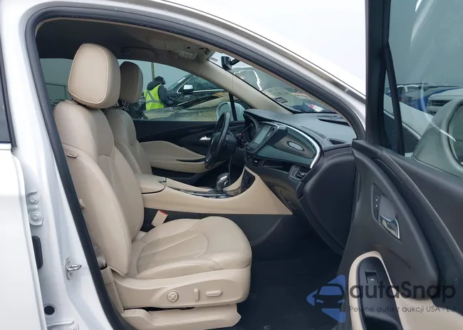 LRBFX1SA9JD024257: 44128523