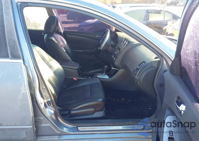 1N4AL2AP4BC172543: 44128543