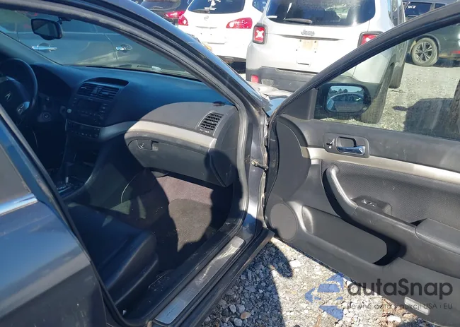 JH4CL96894C003083: 44128571