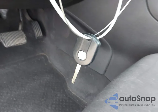 1FADP3E23GL315012: 44128579