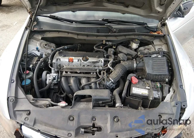 1HGCP2F68BA103763: 44128641