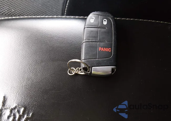 3C4PDCGB1LT268364: 44128720