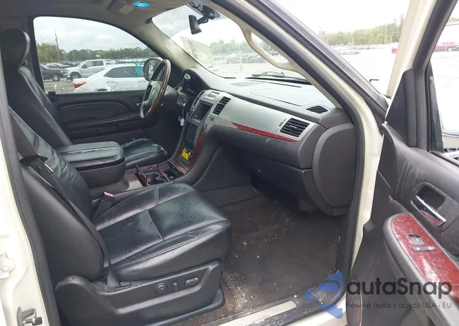 1GYEC63848R108446: 44128789