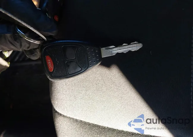 1C4NJPBA0GD715719: 44128902