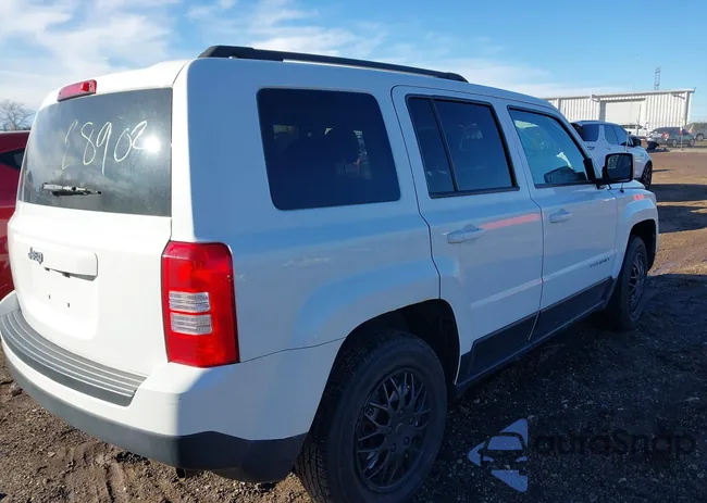 1C4NJPBA0GD715719: 44128902