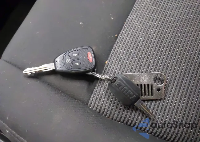 1C4NJRFB4ED761629: 44128915