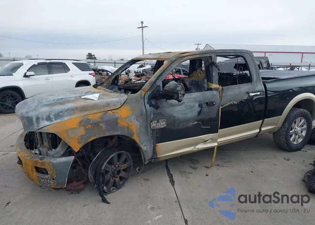 3C6UR5GL9GG321388: 44128917