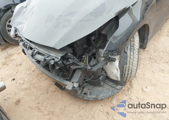 3KPF24AD8PE561223: 44128177