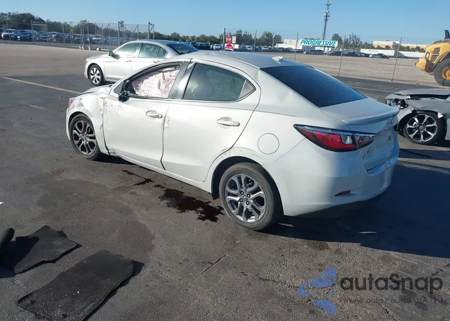 3MYDLBYVXKY518549: 44128278