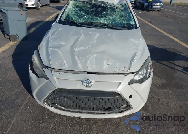 3MYDLBYVXKY518549: 44128278