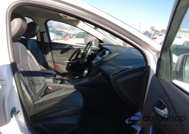 1FADP3J24EL396024: 44128292