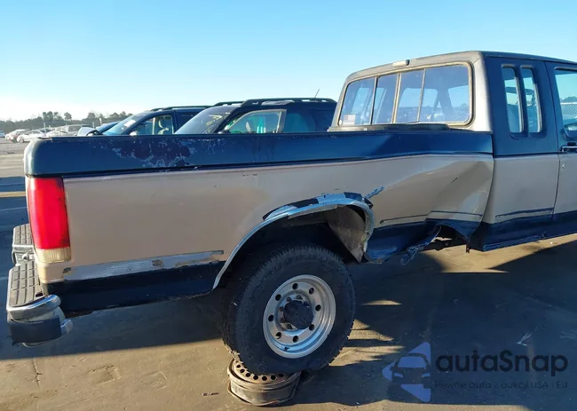 1FTHX25H8LKB02308: 44128304