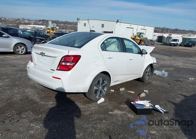 1G1JF5SB4H4135784: 44128316