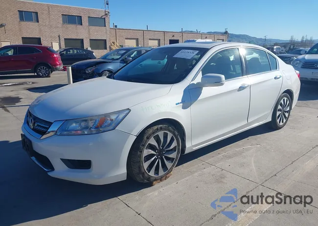 1HGCR6F74EA004405: 44128328