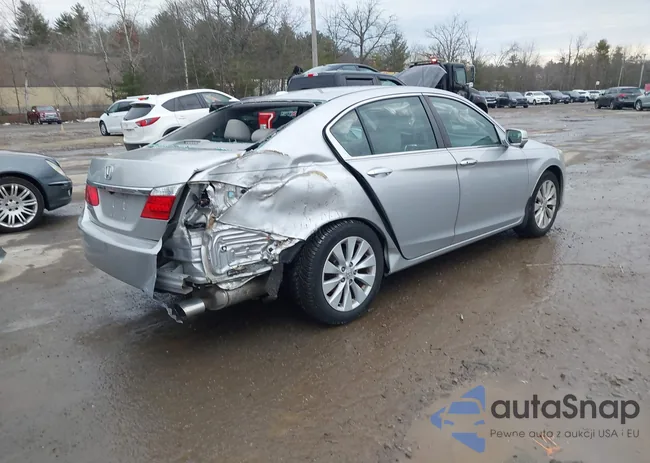 1HGCR2F89FA104096: 44128343