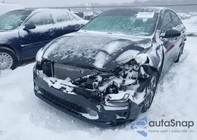 3KPF24AD3LE147163: 44128345