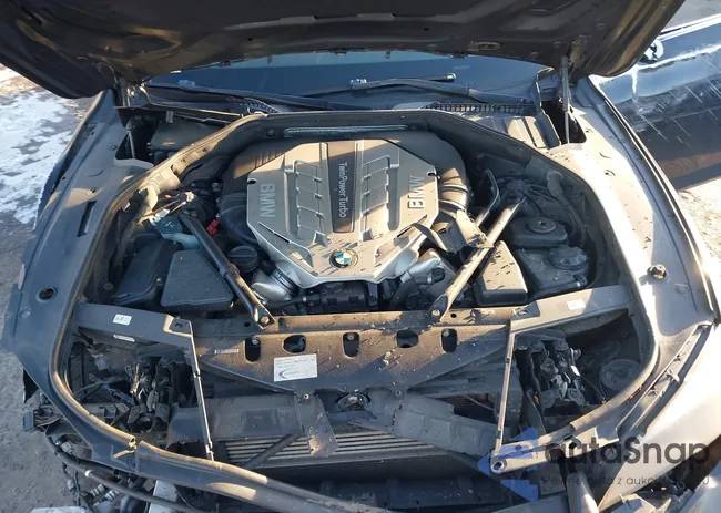 WBAKC8C56BC433889: 44128438