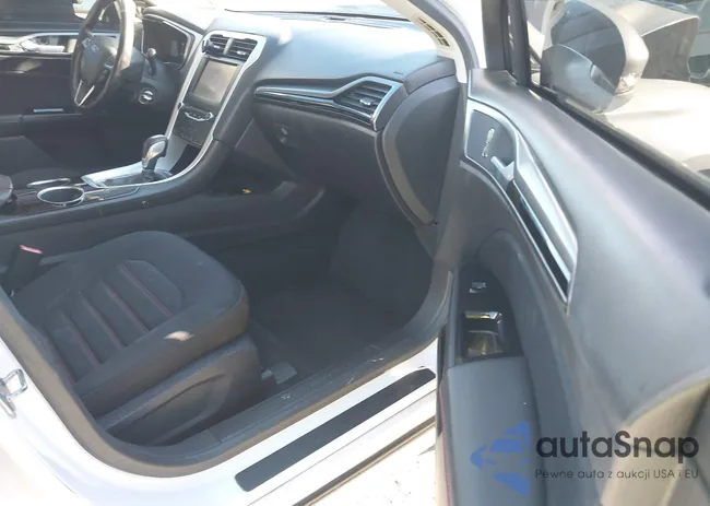 3FA6P0HR2DR259190: 44129523