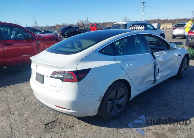 5YJ3E1EB3LF735379: 44129626