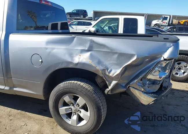 1C6RR6FT5KS698587: 44129734