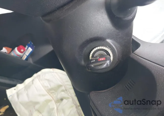 2T1BURHE3HC834833: 44129750