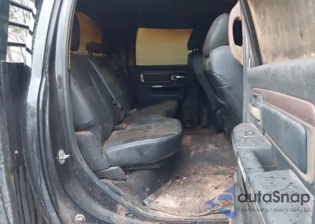 3C6UR5FL7JG333564: 44129838