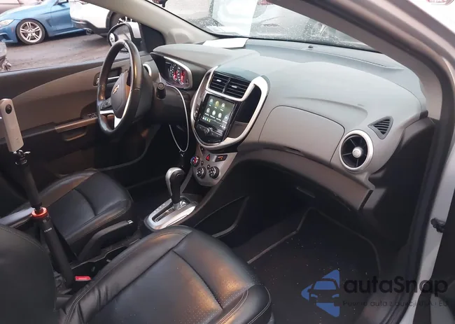 1G1JF5SB3J4138116: 44129856