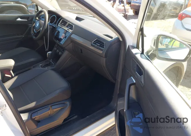 3VV3B7AX5LM071113: 44129203