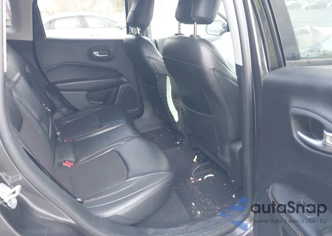 3C4NJDBB7JT458003: 44129398