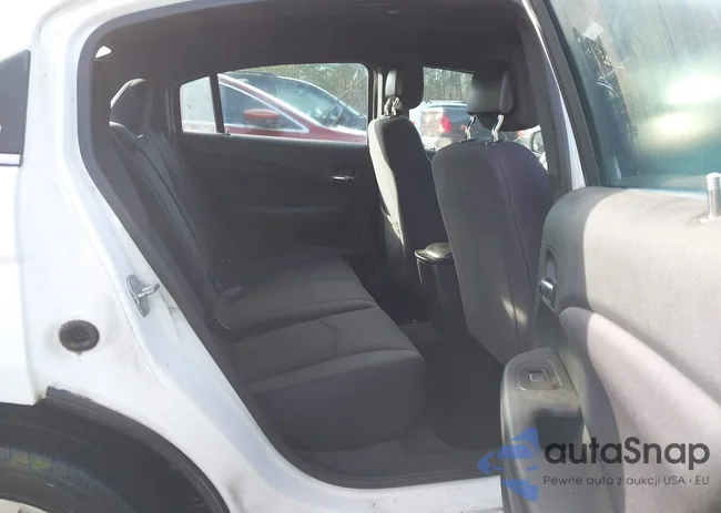 1C3CCBAB3EN208730: 44129402