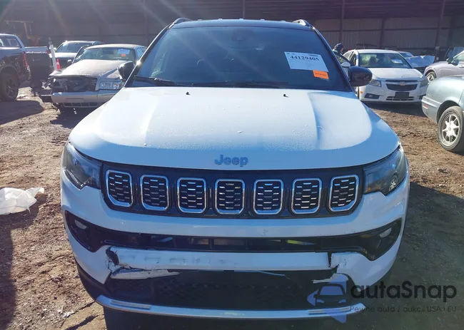 3C4NJDCN4ST613634: 44129405