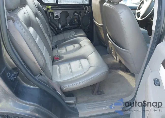 1FMZU64K85UA11270: 44130494