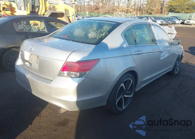 1HGCP26369A114860: 44130571