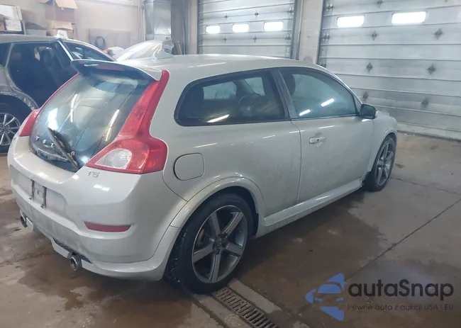 YV1672MK3B2248046: 44130632